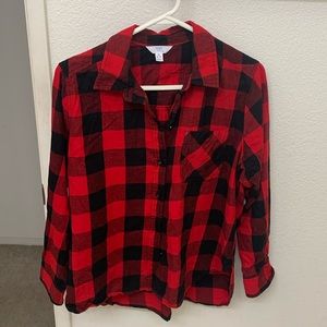 black/red plaid long sleeve button up